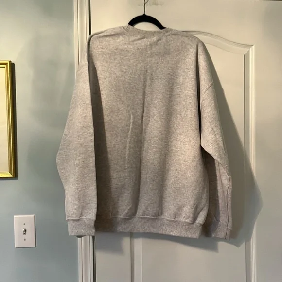 Altar’d State Greenwich Basketball Graphic Grey Sweatshirt Sz L/XL - Picture 8 of 9